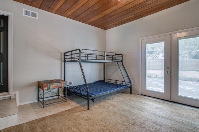 Building Photo - PRE-LEASING for AUGUST Move in - Recently Remodeled 4/2/1 near Texas Tech