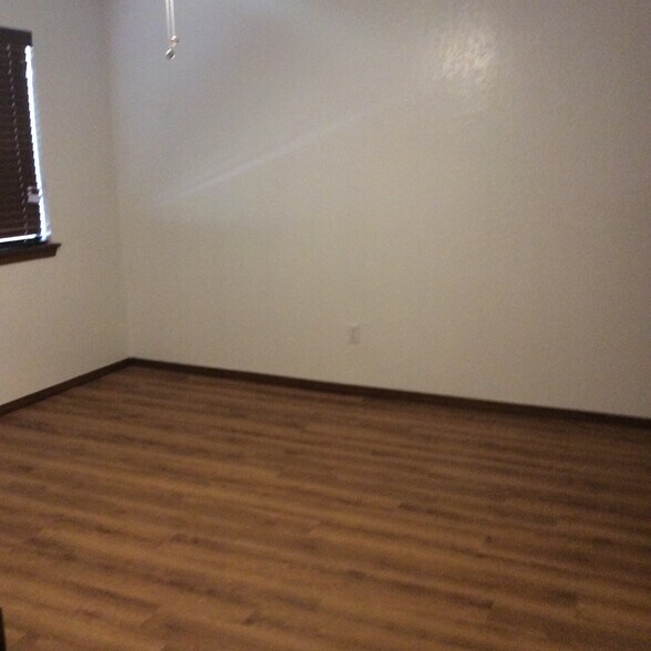 Building Photo - 12117 Foxglove Ct
