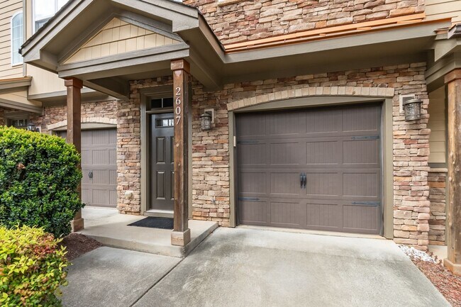 Building Photo - Gorgeous  3-bedroom townhome in North Raleigh!