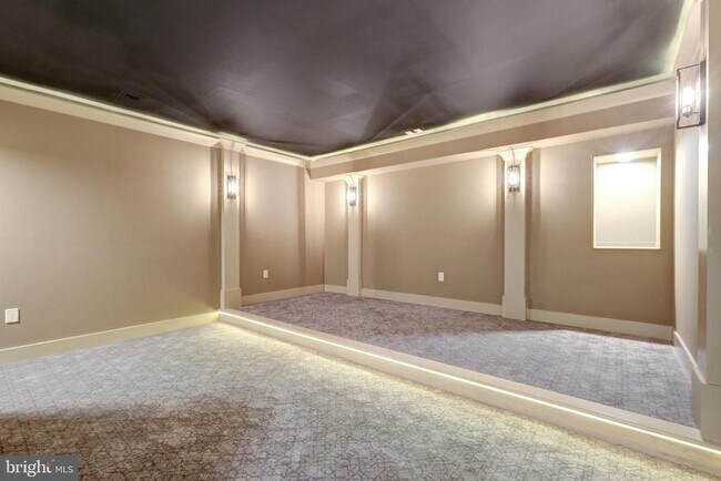 Building Photo - 6226 Kellogg Dr