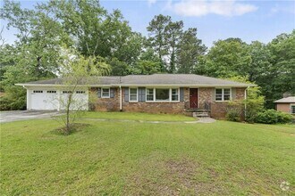 Building Photo - 2720 Birchwood Way SW