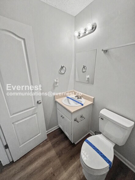 Building Photo - 8644 Thomas Ln