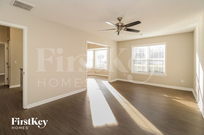 Building Photo - 4705 Meadowcroft Rd