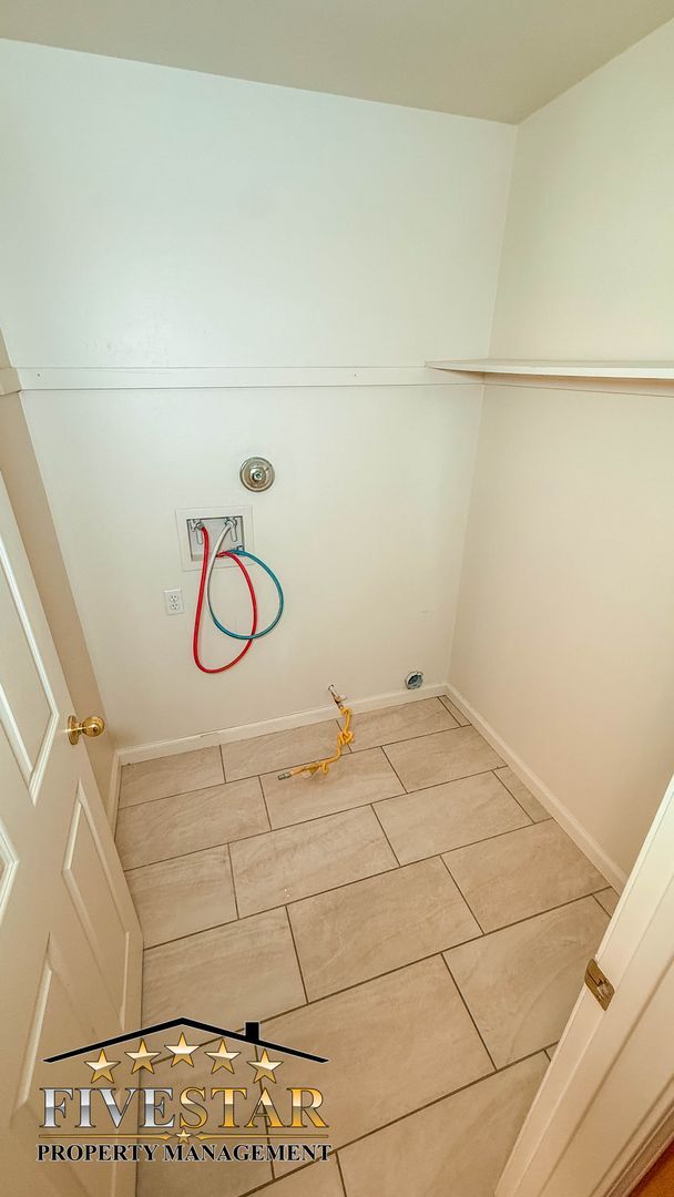 Building Photo - 2815 Flint Hills Dr