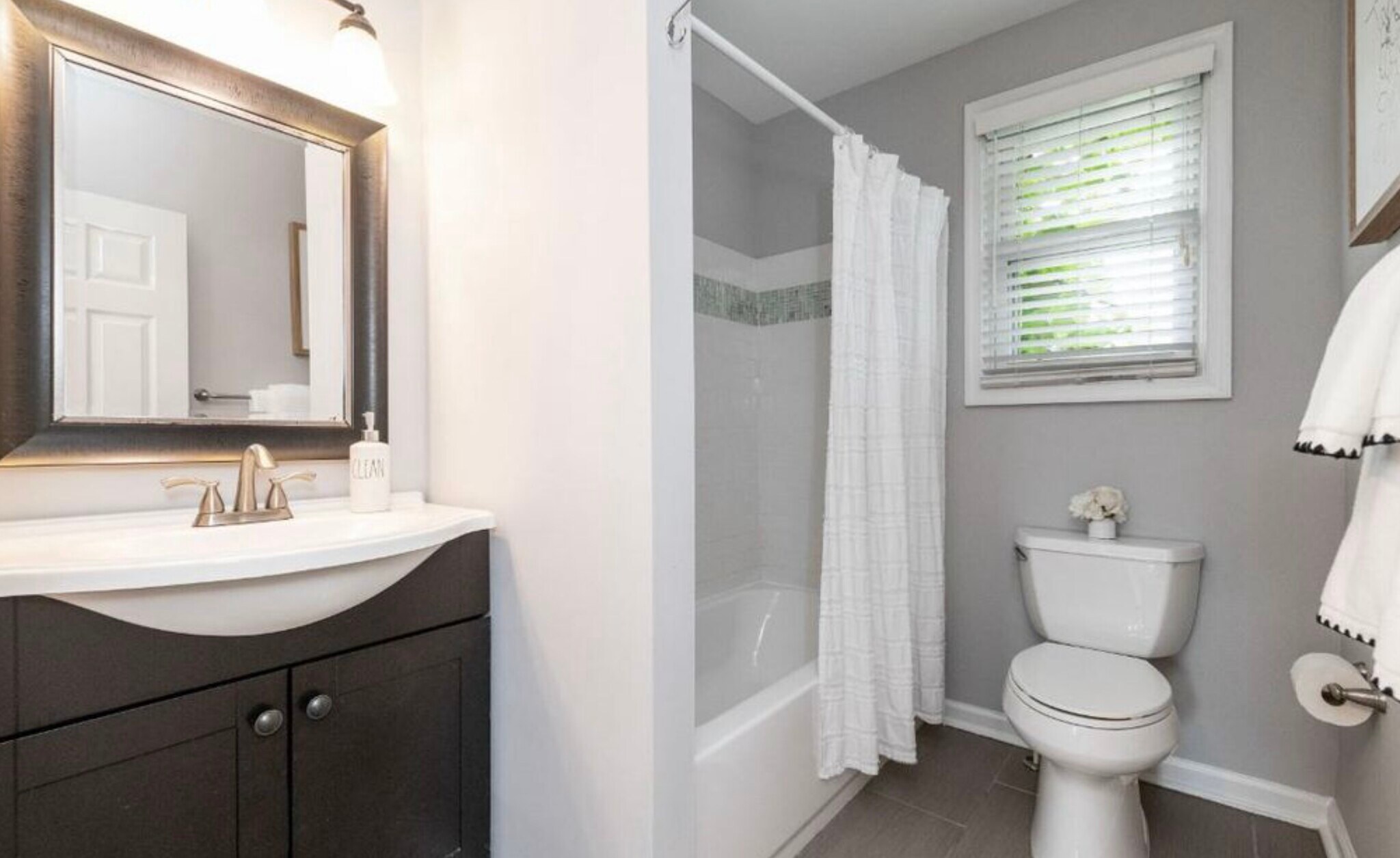 Upstairs full bath - 1330 W 37th St