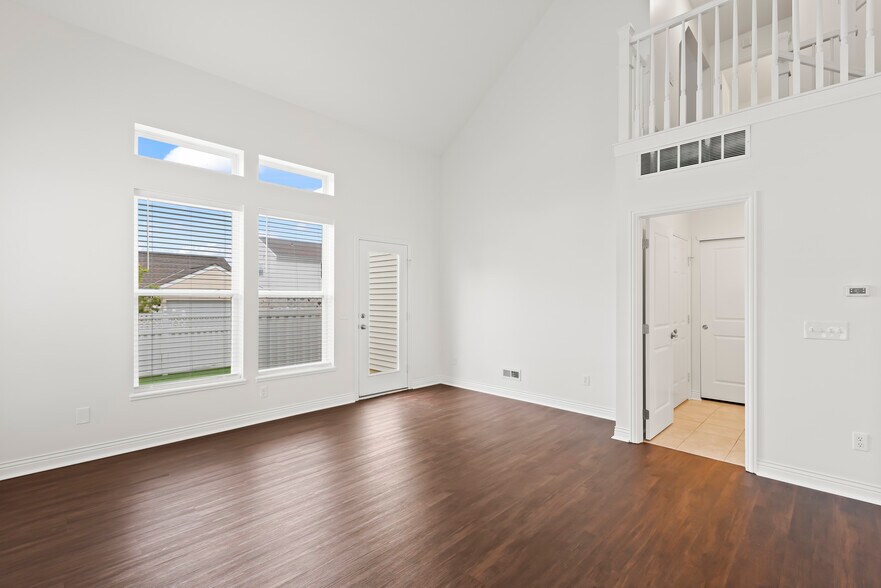 Building Photo - 1067 Eberton Ave