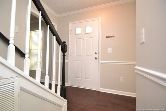 Building Photo - 712 Penncross Dr