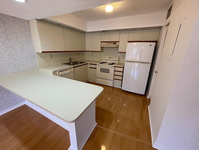 Building Photo - Calusa 403DN