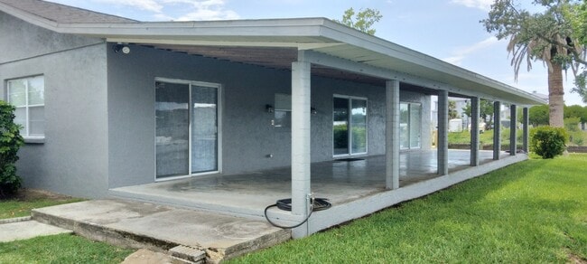 Building Photo - 4407 2nd Isle Dr