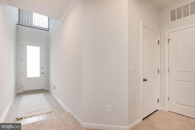 Building Photo - 42482 Dogwood Glen Square