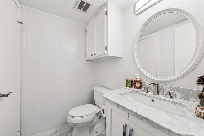 Building Photo - 18109 Heritage Ln