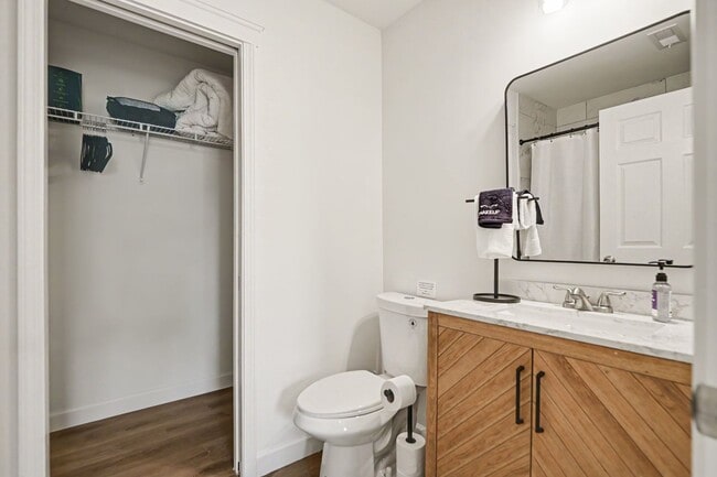 Building Photo - 2080 Thimble Creek Dr