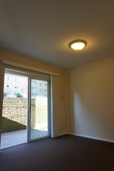 Building Photo - 4330 Hartwick road