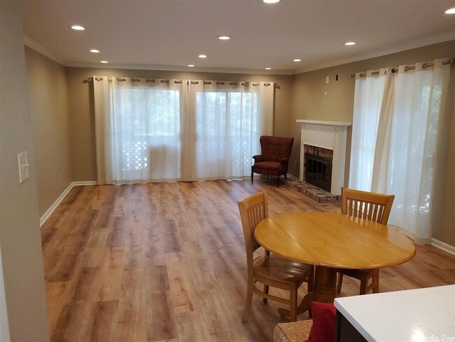 Building Photo - 1201 N Pierce St