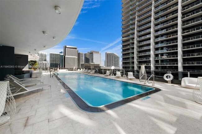Building Photo - 1000 Brickell Plaza