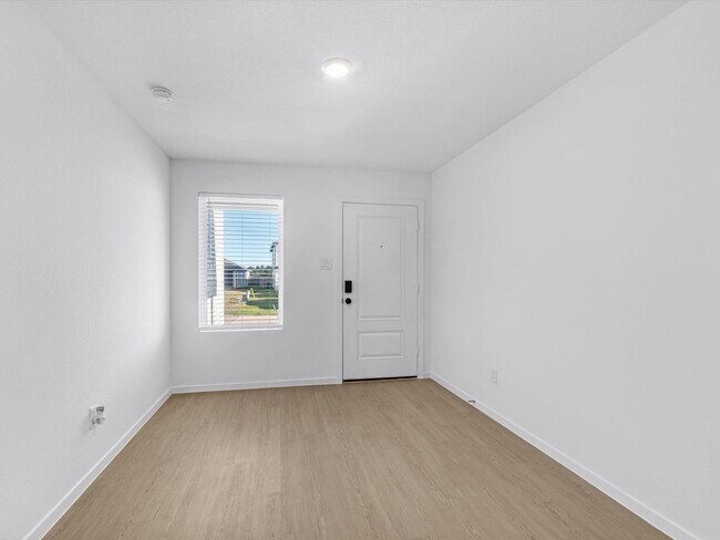 Building Photo - 25433 Carnation Ct