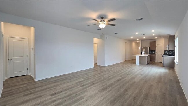 Building Photo - 122 Holmby Dr