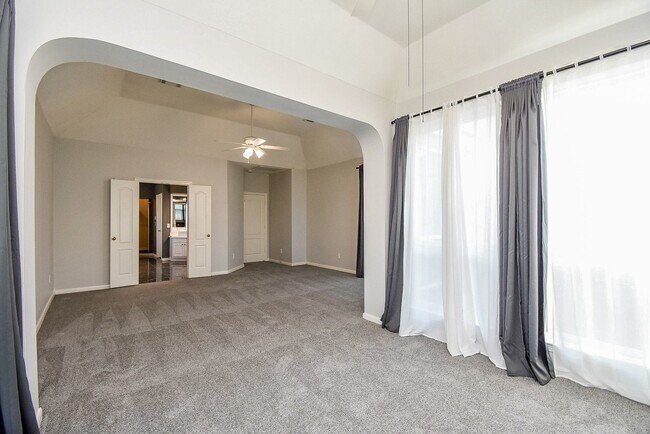 Building Photo - 2810 Grassy Knoll Ct