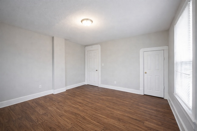 Building Photo - 17 S Tuxedo St