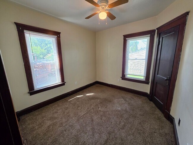 Building Photo - 4100 Mapledale Ave