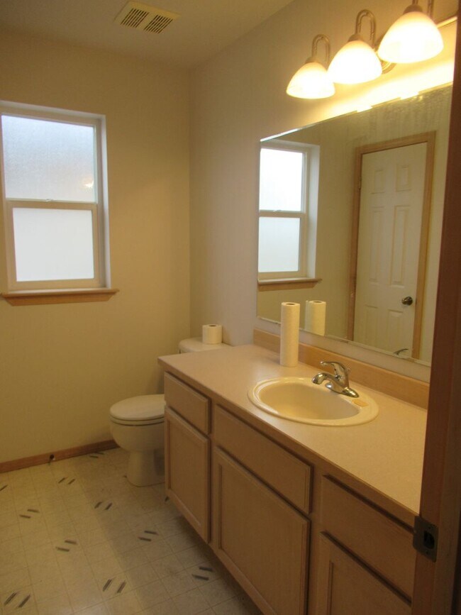 Building Photo - Beautiful home in Fieldstone Post falls