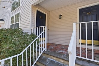 Building Photo - 402 Dalton Ct