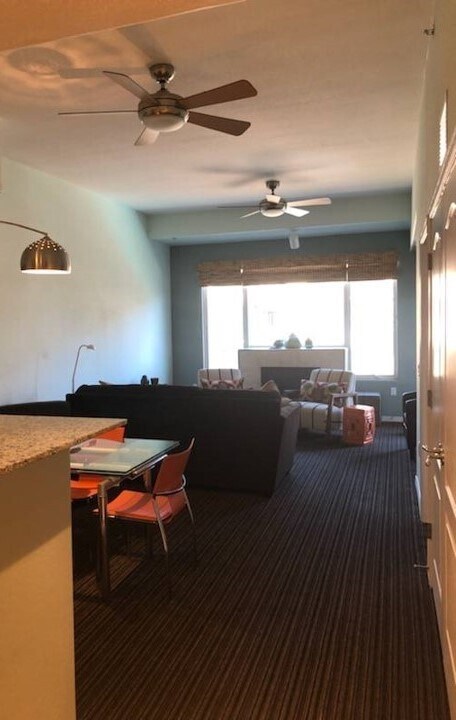 Living room & dining area (viewed from entry) - 16 W Encanto Blvd