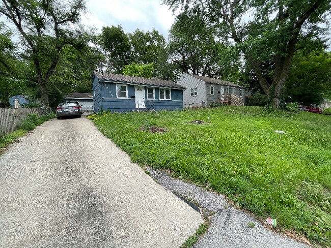 Building Photo - 8239 Wayne Ave
