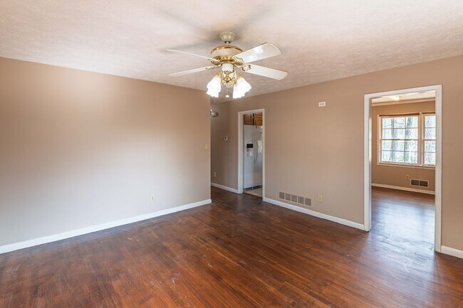 Building Photo - Updated 5BR Home in Morrow with New Carpet and Spacious Yard