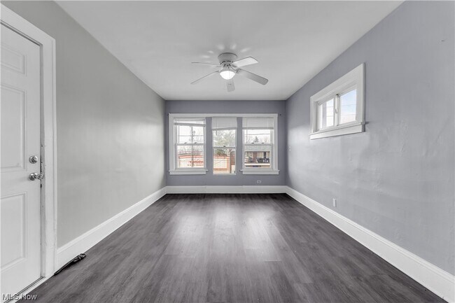 Building Photo - 4657 Warner Rd