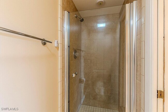 Building Photo - 4912 Tamiami Trl E