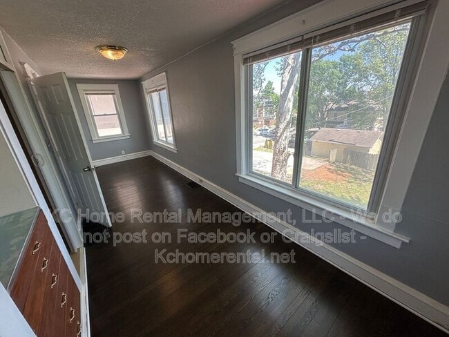 Building Photo - 5105 Walnut St