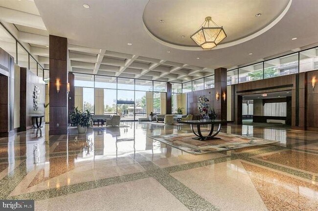 Building Photo - 3701 S George Mason Dr