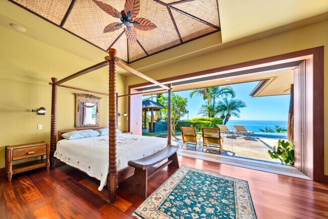 Building Photo - Luxury furnished 4 bedroom 3 bathroom with pool, spa, and outdoor showers