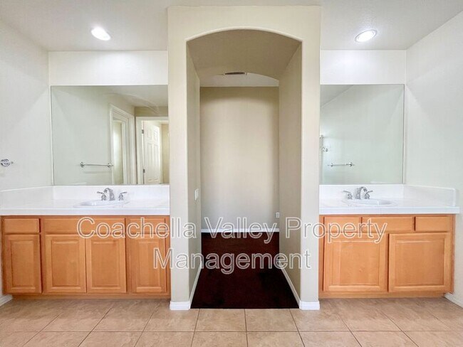 Building Photo - 43341 Parkway Esplanade W