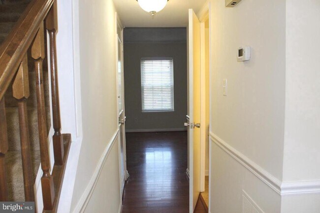 Building Photo - 503 S Patrick St