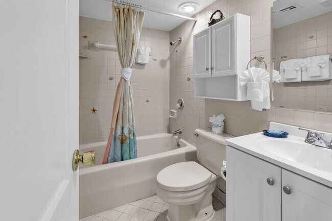 Building Photo - 2500b N Ocean Blvd