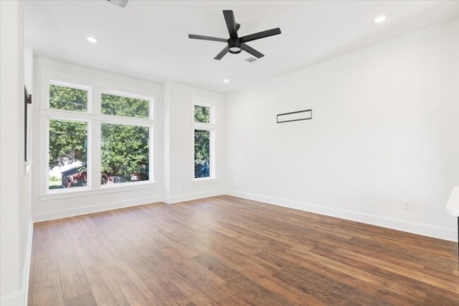 Building Photo - 6725 St Augustine St