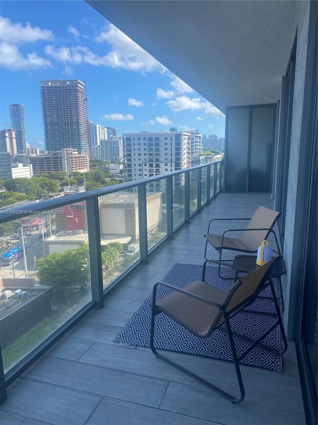 Building Photo - 121 NE 34th St