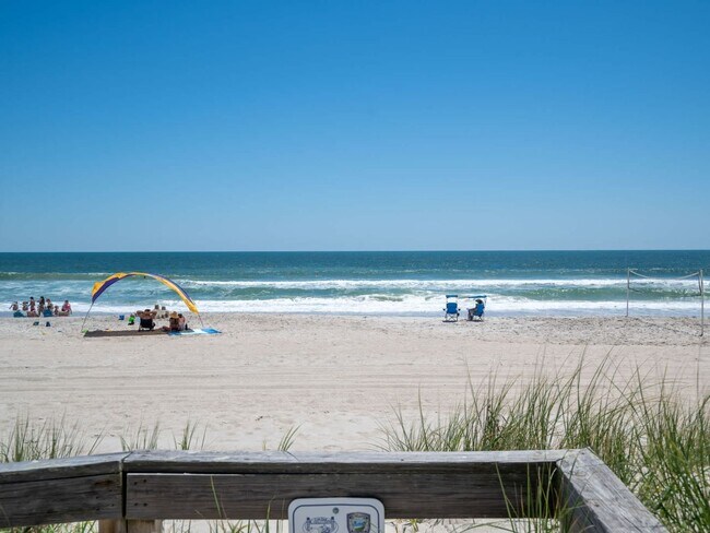 Building Photo - Wright Place Wright Time @ 809 Carolina Beach Ave N #2