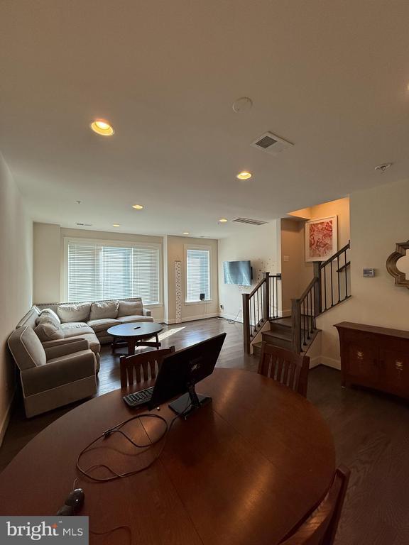 Building Photo - 6611 Eames Wy