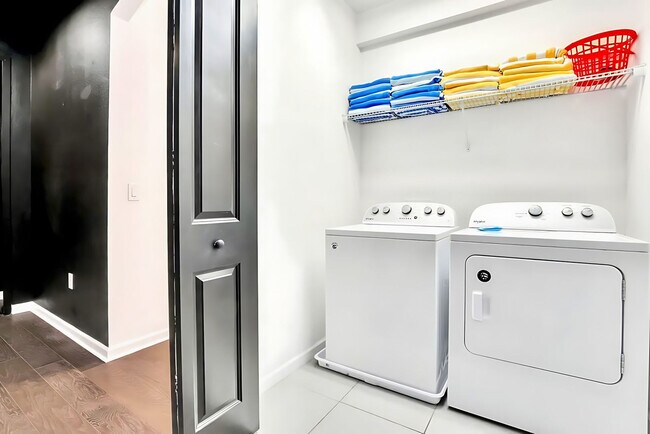 Building Photo - 2607 Yountville Ave