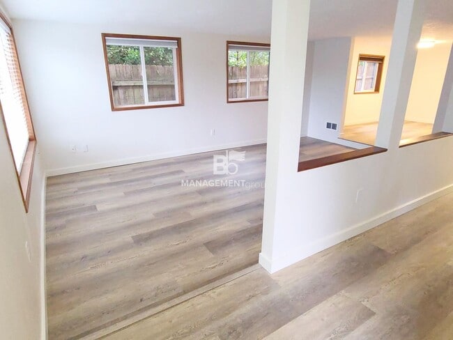 Building Photo - Nearly 1/2 Acre of Privacy Nestled in the Trees of West Linn. Updated Kitchen & Bathroom!