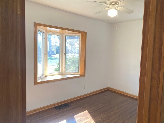 Building Photo - 4916 S Lorel Ave
