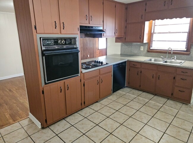 Building Photo - 3101 Cabriolet Trail