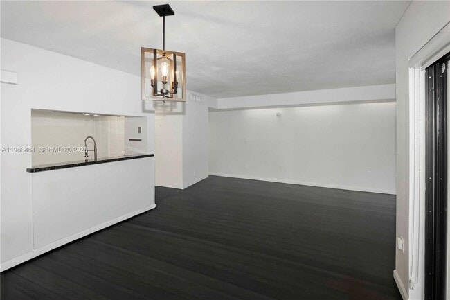 Building Photo - 9020 SW 125th Ave