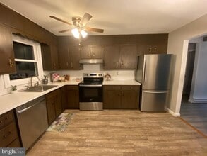 Building Photo - 316 S Griffith Dr