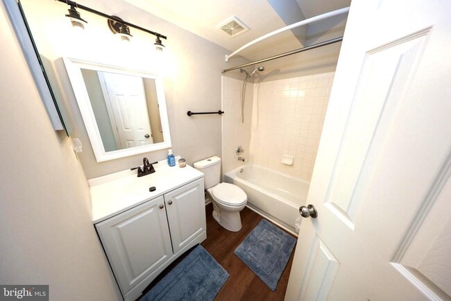 Building Photo - 11585 Nellings Pl