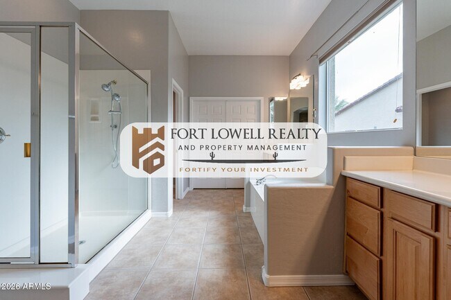 Building Photo - 13354 W San Miguel Ave