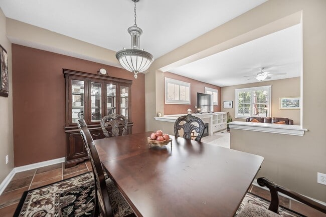 Building Photo - 4939 Stonehaven Dr